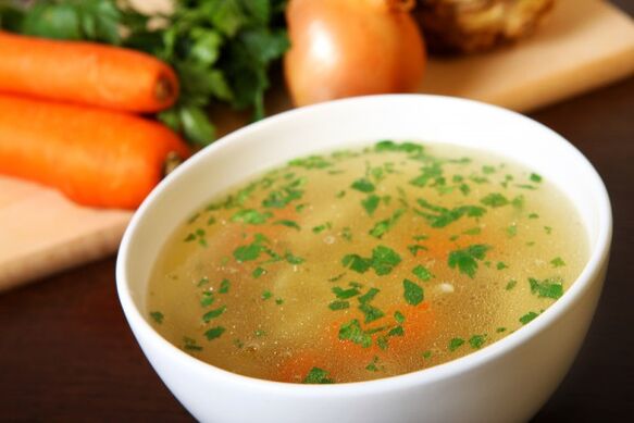 Супата с месен бульон е вкусно ястие в менюто на питейната диета